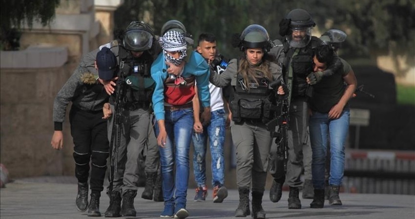 الاحتلال يعتقل طفلا بالقدس
