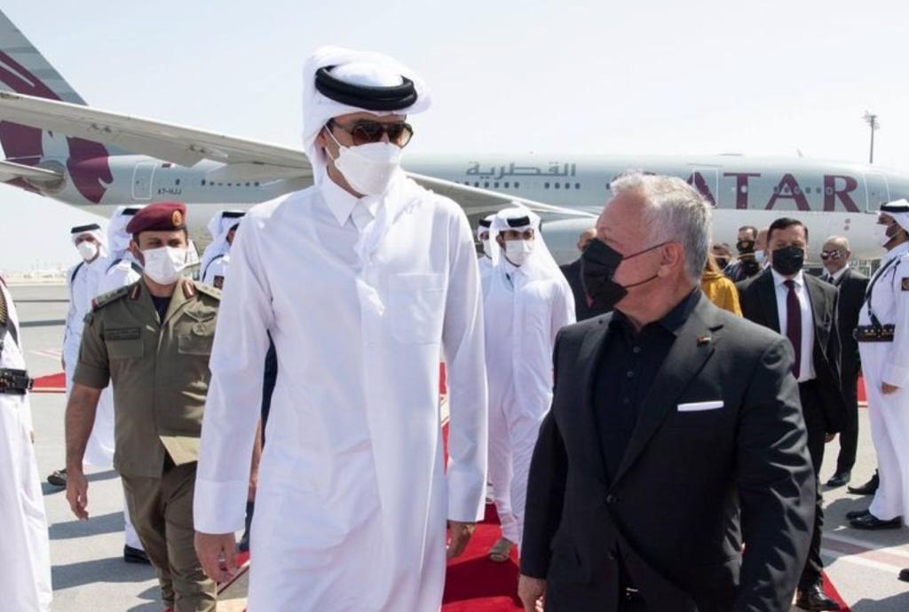 الملك والملكة يعودان إلى أرض الوطن