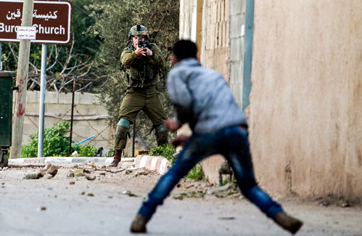 استشهاد فلسطينيين واعتقال 23 في الضفة