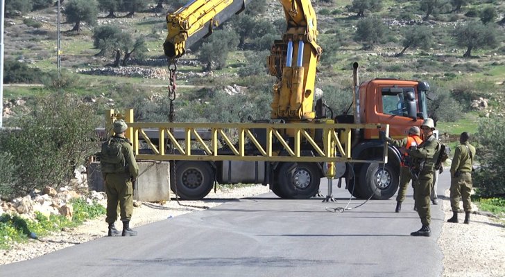 الاحتلال يغلق الطريق الواصل بين مدينتي القدس والخليل