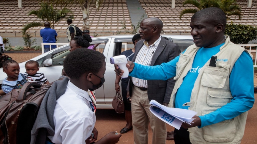 تمديد إجراءات العزل في منطقتين للحد من انتشار إيبولا في أوغندا