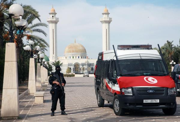 تونس تمديد حالة الطوارىء إلى نهاية 2023
